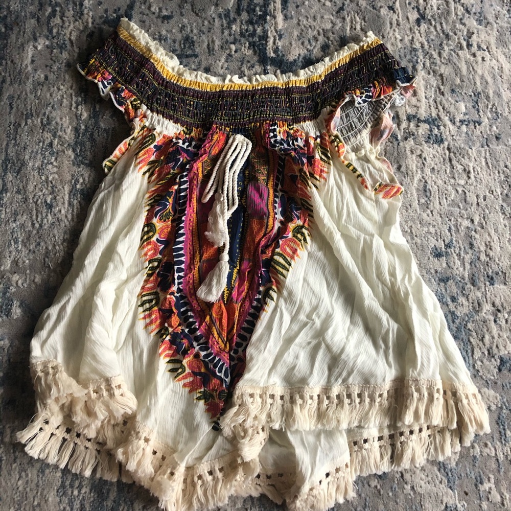 cold-shoulder floral pattern cream top